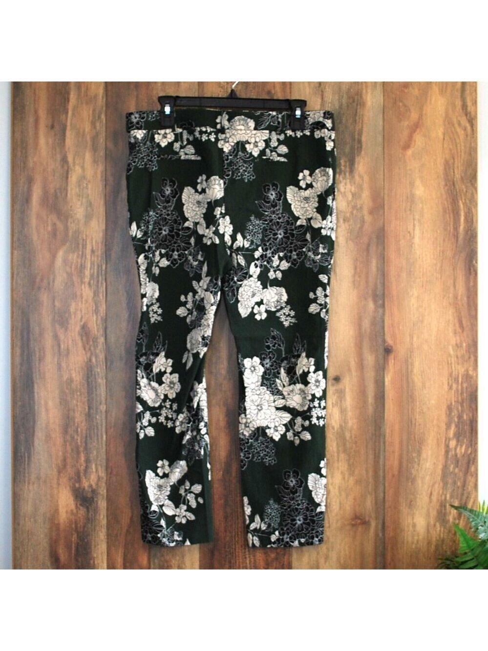 JL Jules & Leopold Casual Stretch Pull on Green with Floral Pants L